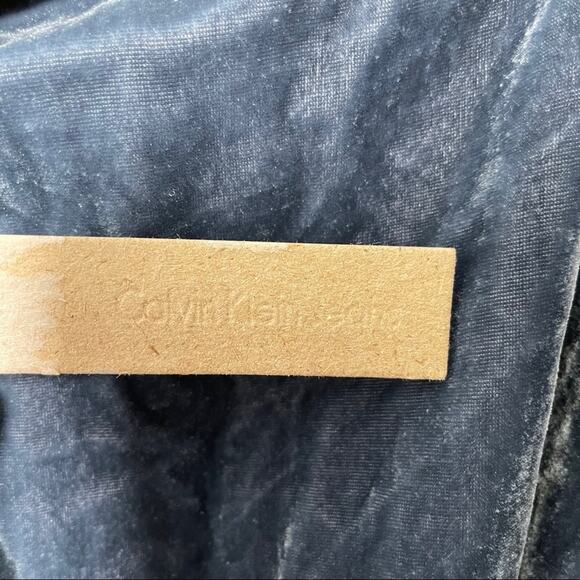 CALVIN KLEIN JEANS Off The Shoulder Velvet Top Blue/Gray Blouse NWT Medium - Picture 7 of 9